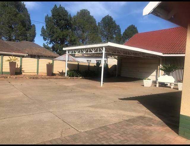 3 BEDROOM HOUSE FOR SALE IN STILFONTEIN EXT 3